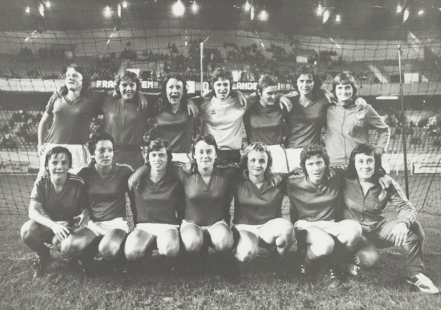 L'équipe de France en 1973 au Parc des Princes (photo archive FFF)