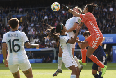 Correa intervient dans sa surface (photo Frédérique Grando/FOF) Correa intervient dans sa surface (photo Frédérique Grando/FOF)