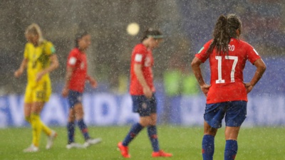 La pluie a interrompu le match durant près de 45 minutes à Rennes (photo FIFA.com)