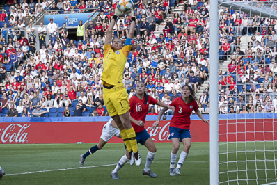 Endler impériable, et joueuse du match (photo Eric Baledent/FOF) Endler impériable, et joueuse du match (photo Eric Baledent/FOF)