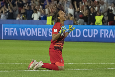 Bouhaddi décisive (photo Eric Baledent/FOF) Bouhaddi décisive (photo Eric Baledent/FOF)