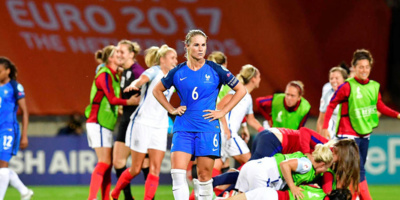 Henry incrédule devant les Anglaises (photo UEFA.com) Henry incrédule devant les Anglaises (photo UEFA.com)