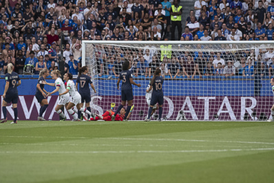 Le but concédé par les Bleues tôt dans le match (photo Eric Baledent) Le but concédé par les Bleues tôt dans le match (photo Eric Baledent)