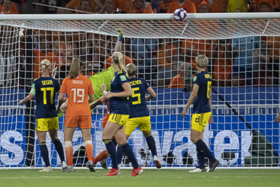Lindahl sort une parade décisive en seconde période (photo Eric Baledent/FOF)
