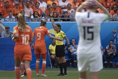 Coupe du Monde - Stéphanie FRAPPART une décision qui fait basculer la finale Coupe du Monde - Stéphanie FRAPPART une décision qui fait basculer la finale