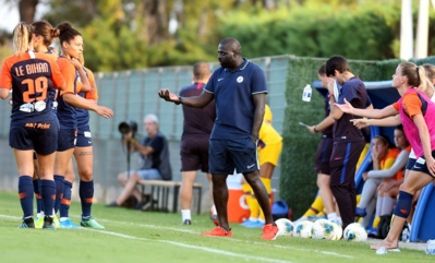 Mendy donne ses consignes ici face à Barcelone (photo RDH/MHSC.com)