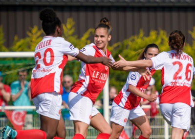 Gomes au centre a terminé meilleure buteuse du groupe A avec 19 buts (photo SDR) Gomes au centre a terminé meilleure buteuse du groupe A avec 19 buts (photo SDR)