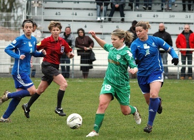 La défense charentaise a encore cédé dans un match décisif (Photo Mickaël Guay)