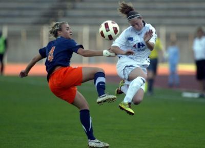 Julie Machart face à Marion Torrent de Montpellier (photo archive)