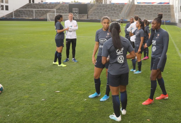 Les Bleues ont foulé la pelouse des Costières (photo FFF) Les Bleues ont foulé la pelouse des Costières (photo FFF)