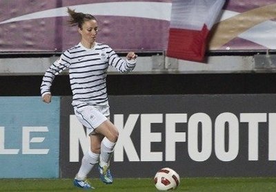 Thiney a salué les efforts de Marie-Laure Delie à la pointe de l'attaque (Photos archives Eric Baledent) Thiney a salué les efforts de Marie-Laure Delie à la pointe de l'attaque (Photos archives Eric Baledent)