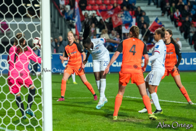 Mbock a marqué le 4e but Mbock a marqué le 4e but