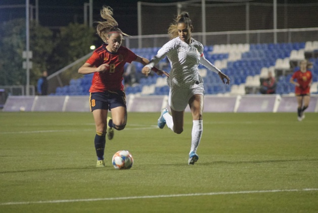 Del Castillo devant Lakrar (photo Pinatar Arena) Del Castillo devant Lakrar (photo Pinatar Arena)