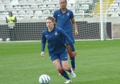 Cette victoire 2-1 contre la Finlande est une piqûre de rappel pour Elise Bussaglia