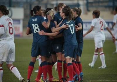 La joie des Bleues après l'ouverture du score de Louisa Necib (Photo : Antonio Mesa - fff.fr)