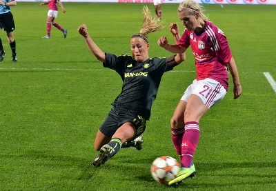 Lara Dickenmann et l'OL auront mis à mal la défense danoise (photo Alex Ortega)