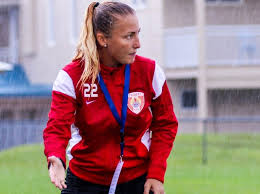 A Tahiti, Stéphanie SPIELMANN contribue à développer la pratique féminine A Tahiti, Stéphanie SPIELMANN contribue à développer la pratique féminine