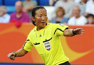 Ligue des Champions - Jenny Palmqvist au sifflet Ligue des Champions - Jenny Palmqvist au sifflet