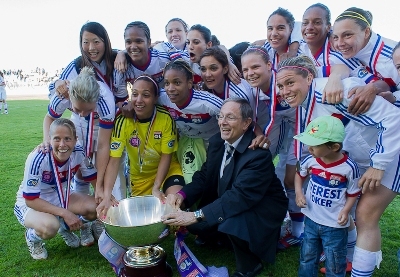 Paul Piémontèse avec les Lyonnaises (photos LMP/Willam Morice)