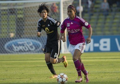 Shirley Cruz a été impériale au milieu de terrain (Photos  : Eric Baledent)