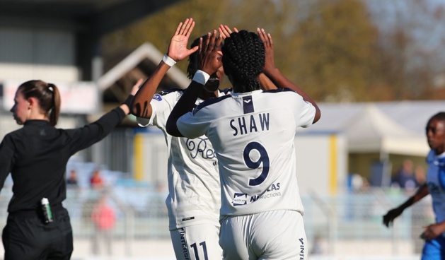 Asseyi et Shaw se félicitent (photo FCGB) Asseyi et Shaw se félicitent (photo FCGB)