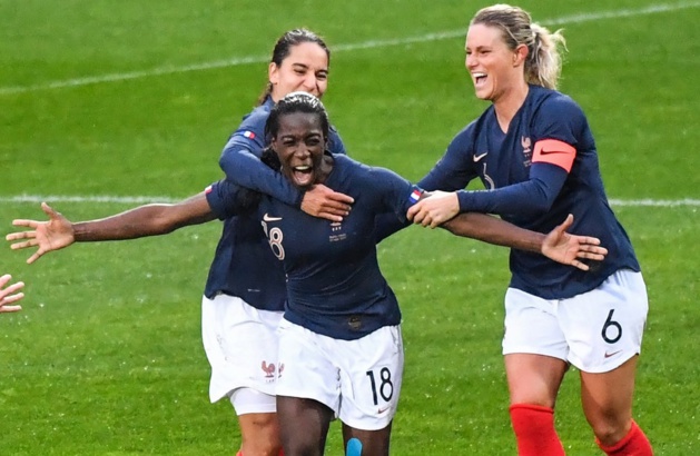 Viviane Asseyi laisse exploser sa joie Viviane Asseyi laisse exploser sa joie