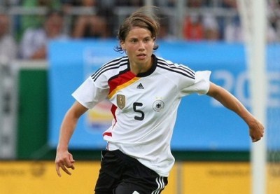 D1 - Le PSG recrute l'internationale allemande Annike KRAHN D1 - Le PSG recrute l'internationale allemande Annike KRAHN