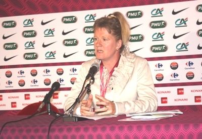 Brigitte HENRIQUES (Secrétaire Générale de la FFF) : "Il y a plein de jeunes filles qui veulent jouer au football" Brigitte HENRIQUES (Secrétaire Générale de la FFF) : "Il y a plein de jeunes filles qui veulent jouer au football"