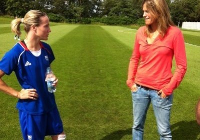 Sonia Bompastor et Amélie Mauresmo en pleine discussion