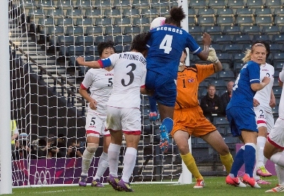 Le coup de "boule" de Laura Georges a libéré les Bleues (photo Eric Baledent/LMP) Le coup de "boule" de Laura Georges a libéré les Bleues (photo Eric Baledent/LMP)