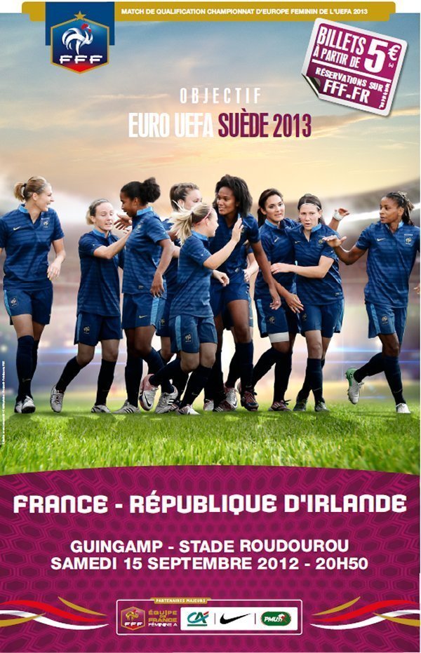 Equipe de France - Séance de dédicace avec les Bleues chez CARREFOUR Guingamp... Equipe de France - Séance de dédicace avec les Bleues chez CARREFOUR Guingamp...