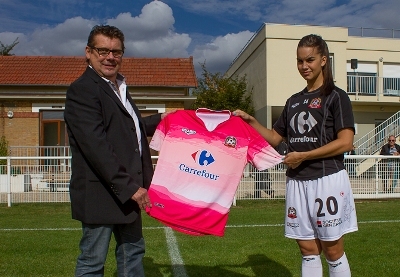 Jean Basse et Charlotte Fernandes avait l'un des nouveaux maillots de Juvisy (photo W Morice)