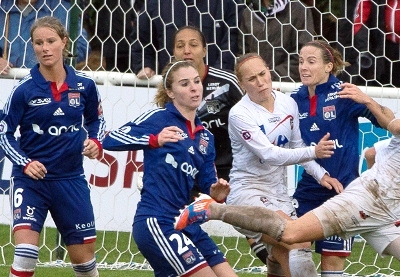 Laëtitia TONAZZI (Olympique Lyonnais) : "J'ai gagné la confiance de mes partenaires et de mon entraîneur" Laëtitia TONAZZI (Olympique Lyonnais) : "J'ai gagné la confiance de mes partenaires et de mon entraîneur"
