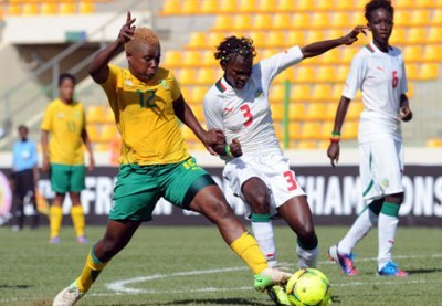 Portia Modise à la lutte avec Fatou Sené (photo safa)