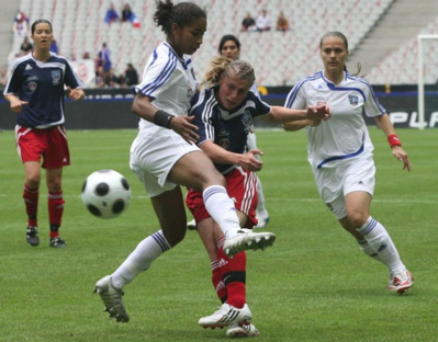 Georges au duel avec Prévost lors de la finale au stade de France (archive PSG)