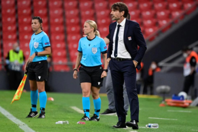 Jean-Luc Vasseur, l'entraîneur lyonnais (photos UEFA.com) Jean-Luc Vasseur, l'entraîneur lyonnais (photos UEFA.com)