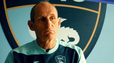 Thierry Uvenard compte 216 matchs en pro au HAC et 75 rencontres féminines comme entraîneur Thierry Uvenard compte 216 matchs en pro au HAC et 75 rencontres féminines comme entraîneur