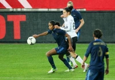 Laura Georges s'est imposée face aux attaquantes allemandes Laura Georges s'est imposée face aux attaquantes allemandes