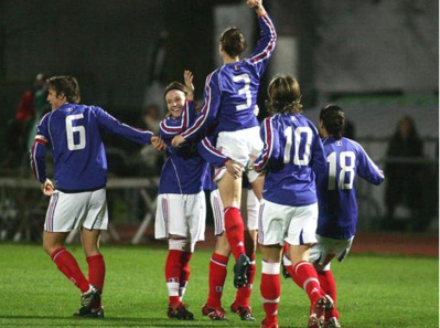 Première sélection et premier but en A pour Thiney en 2007 Première sélection et premier but en A pour Thiney en 2007