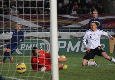 Six buts et des erreurs de part et d'autre (photo A Massardi/les-feminines.fr) Six buts et des erreurs de part et d'autre (photo A Massardi/les-feminines.fr)