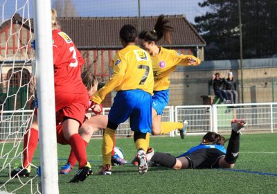 Julie Duong, première buteuse du match (photo A Massardi/les-feminines.fr)