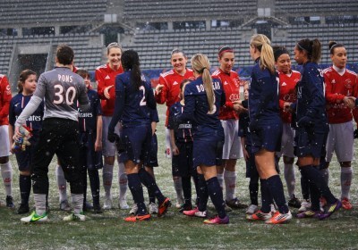 Stade Charléty, la neige se joint au PSG et à Issy (photo A Massardi/les-feminines.fr)