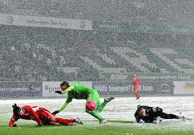 Nadezhda Koltakova, Conny Pohlers et la gardienne Elvira Todua sous la neige !