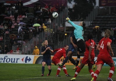 Erin Mc Leod a livré une grosse partie. Erin Mc Leod a livré une grosse partie.