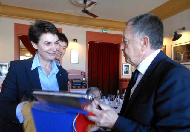 Jean-Michel Aulas (OL) et la déléguée UEFA Jean-Michel Aulas (OL) et la déléguée UEFA