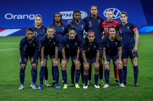 Bleues - Wendie RENARD s'offre un doublé face à la SUISSE Bleues - Wendie RENARD s'offre un doublé face à la SUISSE