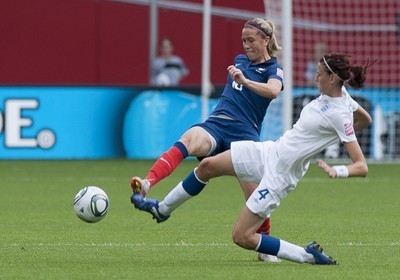 Après l'Allemagne en 2011, Camille Abily et les Bleues veulent  vivre une nouvelle Coupe du monde (Photo : Eric Baledent)