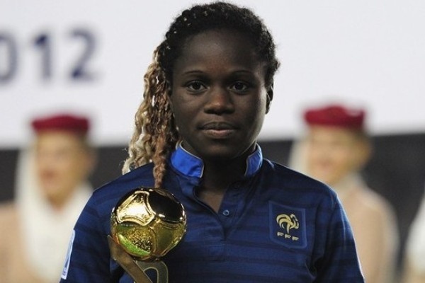 Griedge Mbock, championne du Monde U17, a également reçu le ballon d'or (photo fifa.com)