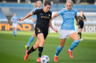 Mariona Caldentey face à Alex Greenwood (photo club) Mariona Caldentey face à Alex Greenwood (photo club)