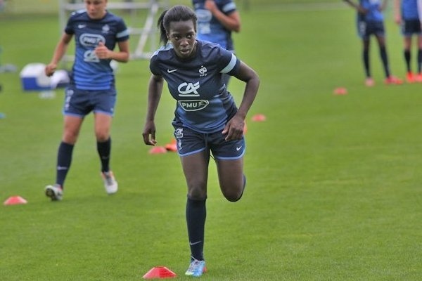 Viviane Asseyi fait partie du groupe des 24 (photo fff.fr) Viviane Asseyi fait partie du groupe des 24 (photo fff.fr)